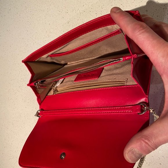 Chained Red Crossbody Wallet - Picture 5 of 5